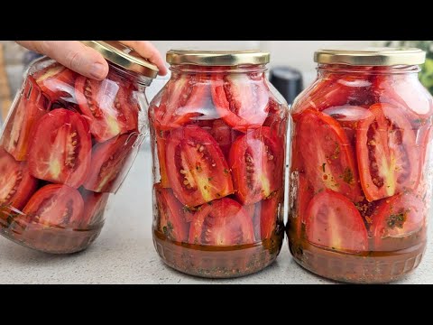 Видео: Таких вкусных помидоров я еще не пробовала! Я консервирую таким образом помидоры уже десять лет!