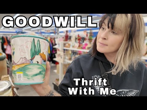 Видео: Полки Goodwill были ЗАПОЛНЕНЫ новыми сокровищами!