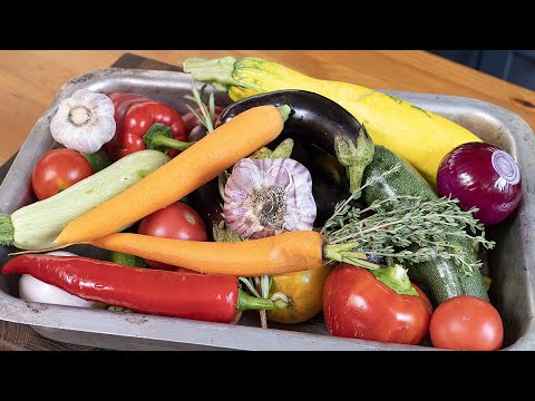 Видео: Кабачки, перец и баклажан. Кассероль из даров лета