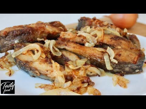 Видео: Как Вкусно Пожарить Карпа на Сковородке с Луком!