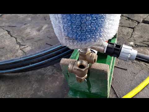 Видео: Гидротаран. Питающая труба в бухте.