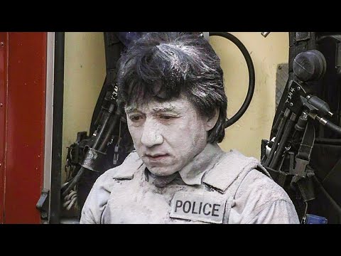 Видео: Богатые отморозки уничтожили весь отряд полиции, кроме одного копа и он будет мстить