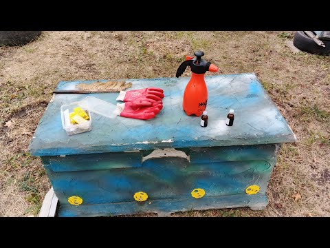 Видео: Собираю гнёзда в зиму на четырёх рамках. Подробно обзор.