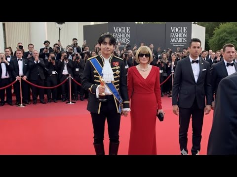 Видео: 5 минут назад! Ух ты, новый образ Ви из BTS поразил тысячи поклонников в Vogue 2025.