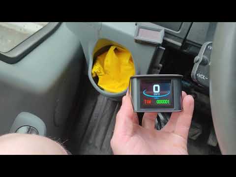 Видео: Бортовой компьютер P10 для obd разъема автомобиля. Как работает