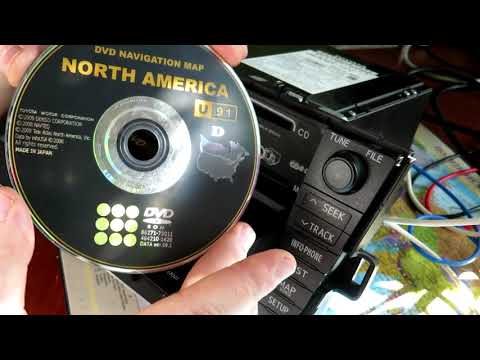 Видео: Ремонт магнитолы Toyota E7022 Denso No DVD Please insert map DVD