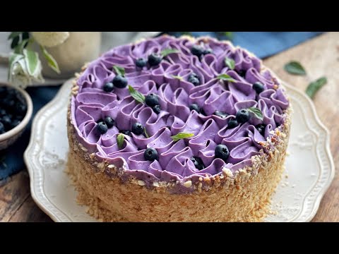 Видео: Birthday Наполеон с голубикой и кремом дипломат - самый нежный на свете!