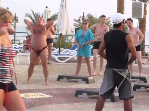 Видео: Русский турист отжигает в египте