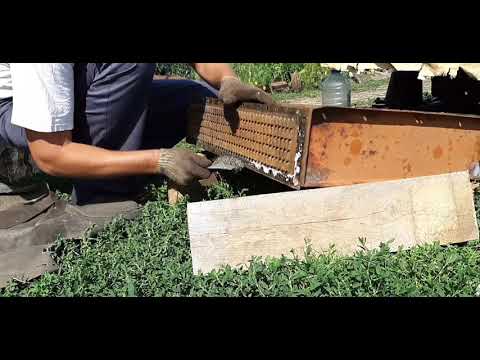 Видео: Комбайн Нива сгнили патрубки прочищаю радиатор