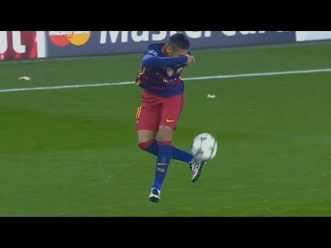 Видео: САМЫЕ НЕВЕРОЯТНЫЕ ПРИЕМЫ МЯЧА В ФУТБОЛЕ