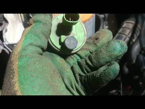 Видео: Ивеко - снятие бака, установка дополнительного фильтра и многое другое.