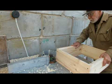 Видео: Магазины для ульев на фрезерном станке
