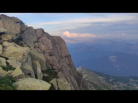 Видео: Кузнецкий Алатау | Поднебесные Зубья | пик ЗАПСИБ | ручей Высокогорный