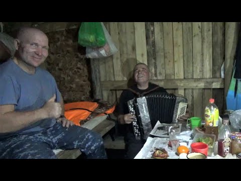 Видео: На рыбалку с баяном \ Часть 3 \ (музыкальная) \ Рвём меха в рыбацкой избе
