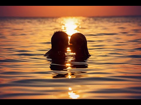 Видео: Этот человек сказал, что стоял на коленях и умолял тебя забраться на него.