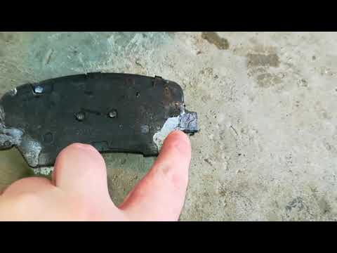 Видео: Замена передних тормозных колодок в Джили Атлас с доработками