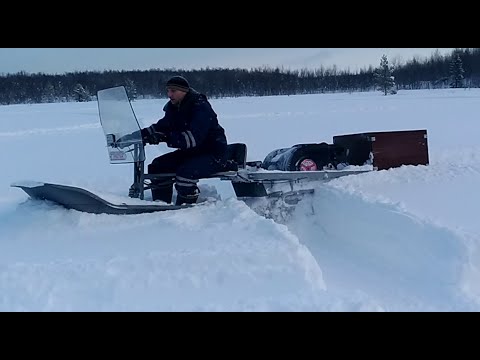 Видео: Мототолкач & снегоход на гус шириной 600 мм по свежему снегу по пояс  Мотобуксировщик Ураган Зверь!