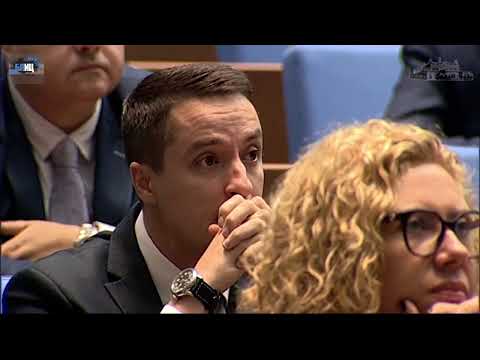 Видео: Мило запъртъче, Явор Божанков бръкна в Гугъл и видя кой е Силви Кирилов | Tошко го светна за фашизма