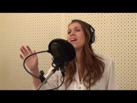 Видео: Дарья Волкова - Разлилась речка быстрая (народная песня)