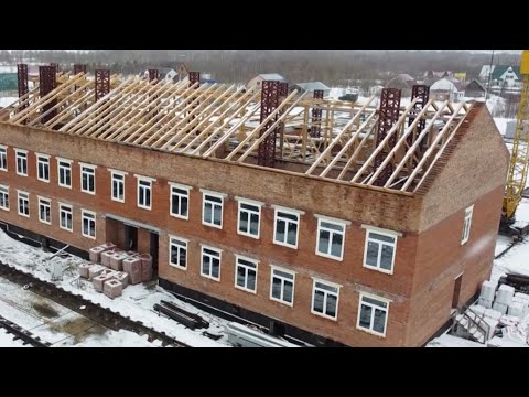 Видео: Готовность — 35 %. В Приобье строят школу на 300 учеников
