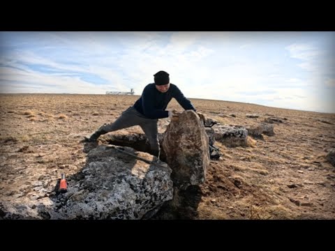 Видео: Под большим камнем найдено бесценное историческое золотое сокровище!!!