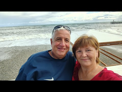 Видео: 19 сентября. Очень сильный шторм. Парк развлечений. Кафе Пингвин. Цены. Ужин дома. 