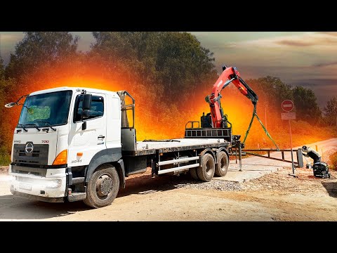 Видео: Манипулятор буксует. Трактор ломается. Тонем в болоте но идем вперед.