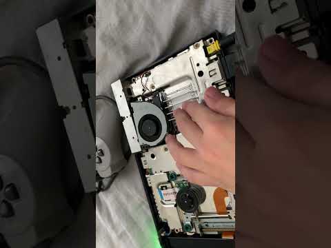 Видео: Эксперимент: что будет, если подключить зарядку от псп как питание для пс2! Полностью рассуждаю