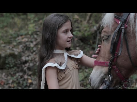 Видео: Елица Узунова - Природата моли  (Official video)