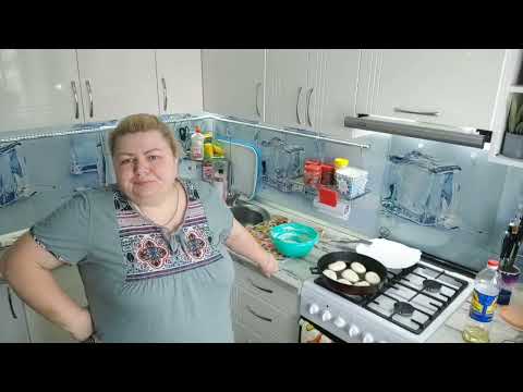 Видео: 🤗На Кухне с Димой👨‍🍳Готовлю Вкусные, Пышные оладушки на кефире👦Маленький Якутенок