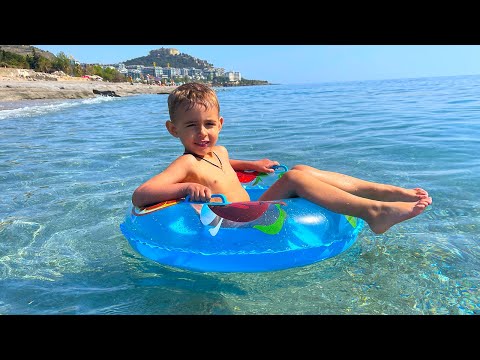 Видео: ДАНЯ ГОТОВИТСЯ ИДТИ В ШКОЛУ 😱