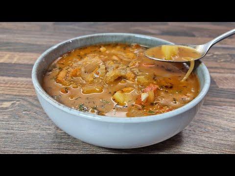 Видео: Вкусный рецепт от моей бабушки! Суп-гуляш из свинины с квашеной капустой!