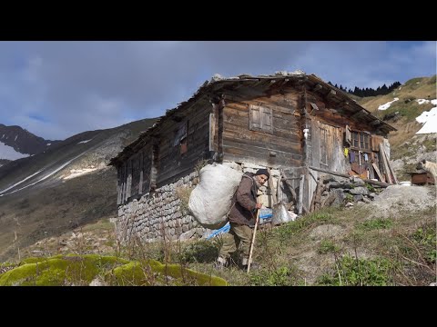 Видео: Первобытная жизнь в одиночестве у подножия заснеженных гор - Город в облаках - Часть 1