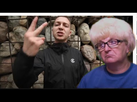 Видео: Реакция мамы Кэт на трек Oxxxymiron - Не от мира сего   / Мама в теме )