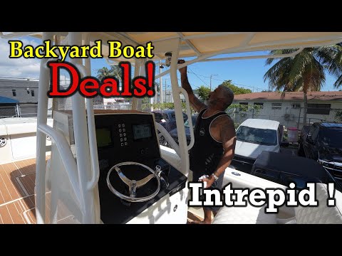 Видео: Он не собирается сдаваться на этом Intrepid! Скидка на лодку в Майами (только Yamaha Ig)
