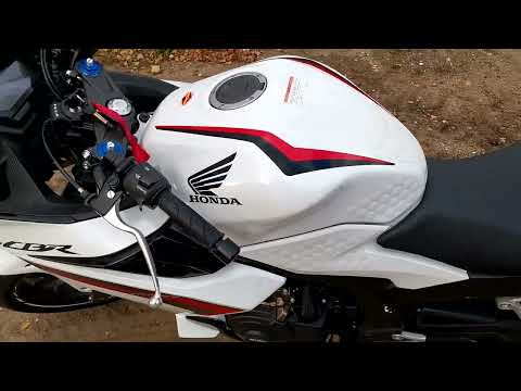 Видео: Обзор белого Honda CBR400R (NC56) 2020 года выпуска #Honda #CBR400R #CBR500R #CB400X #Motorcycles