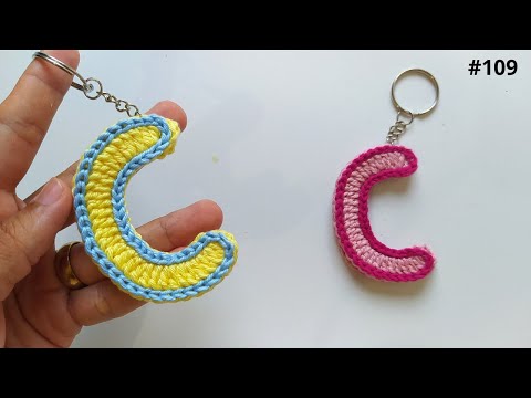 Видео: Брелок крючком буква "С" - ряд: буквы алфавита (подзаголовок)