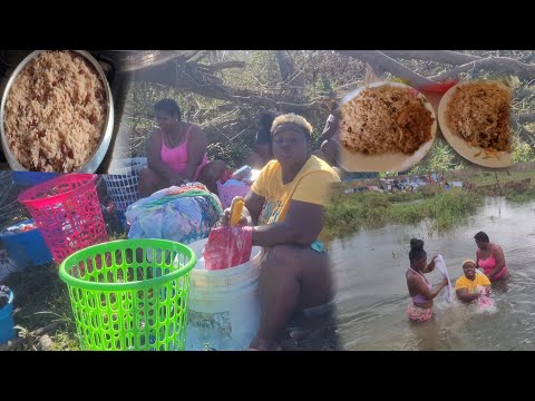 Видео: Нашим воскресным ужином были рис, горох и говядина карри, а еще мы помылись в реке.