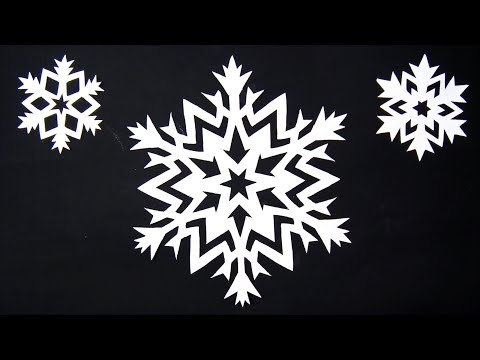Видео: Как вырезать красивую снежинку из бумаги DIY - Простая снежинка DIY - Простые поделки.