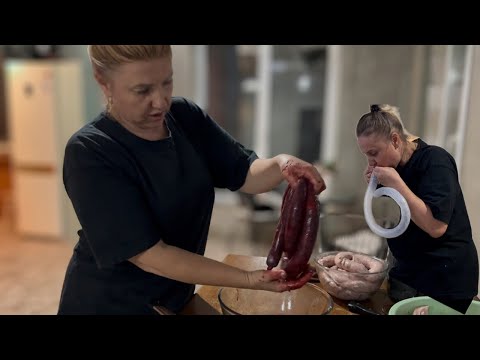 Видео: Насыщенная жизнь Белорусской семьи в деревне. Кровяная колбаса как готовили наши бабушки! 