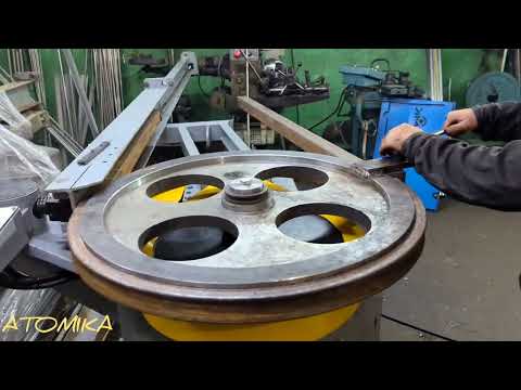 Видео: Гибка профильной трубы 50*50 со стенкой 3 мм. на дорновом трубогибе ИВ3428.