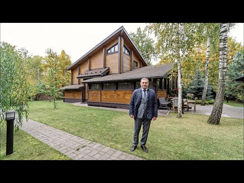 Видео: Усадьба из клееного бруса под сенью столетних дубов в камерном поселке "Берёзы" на Юге Подмосковья