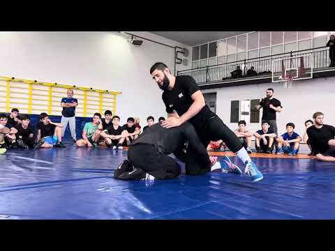 Видео: Бувайсар Сайтиев показывает, Хамзат Чимаев выполняет и получает бесценный опыт!