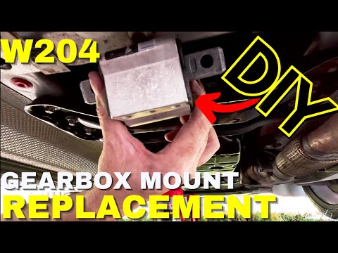 Видео: Замена опоры коробки передач C-класса W204.