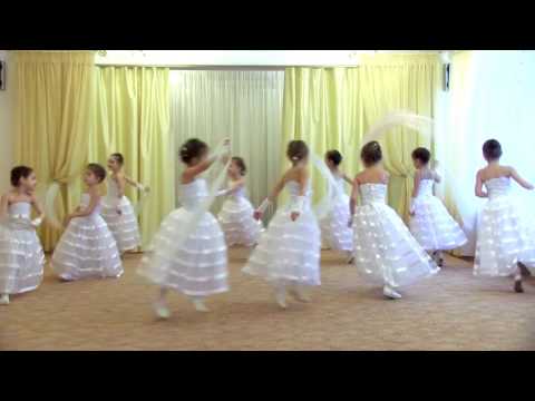 Видео: Taнец снежных хлопьев