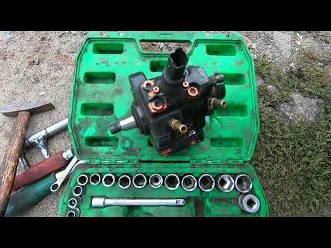 Видео: Замена топливного насоса Пежо Експерт(Peugeot Expert) 2 0HDI 2001г. НЕ СНИМАЯ РЕМНЯ ГРМ.