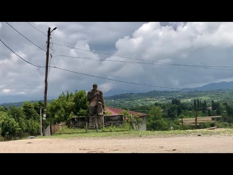 Видео: Настоящая, сельская, не туристическая Грузия. Почему пустеют огромные грузинские дома