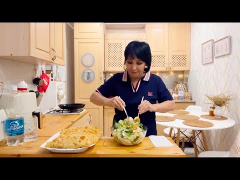 Видео: Чебуреки с вареным мясом/Тесто на минералке/#казашкадомашнийвлог