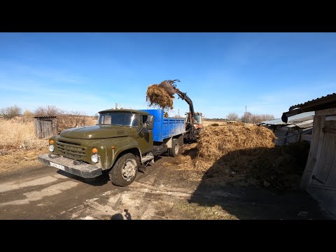 Видео: Для чего в деревне нужен ЗИЛ-130? Кормим свиней! Спускаем лодку на воду! Первый запуск Вихрь-30 !