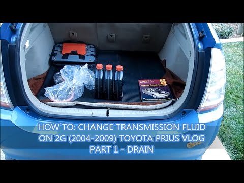 Видео: Как заменить трансмиссионную жидкость на Toyota Prius 2G (2004-2009) Часть 1 — Слив